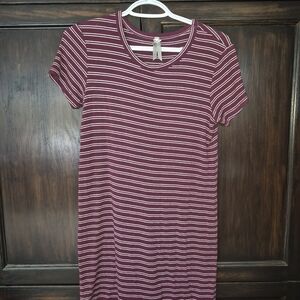 H&M Ribbed Short Sleeve Top in Burgundy and White Stripes